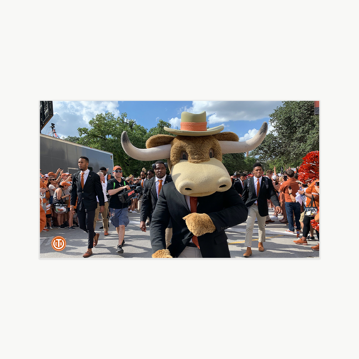 Hook 'Em in a Suit